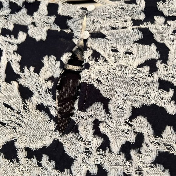 NWOT! Loft 100% Cotton Long Sleeve T-Shirt - Navy and White Jacquard - Size M - Picture 4 of 5